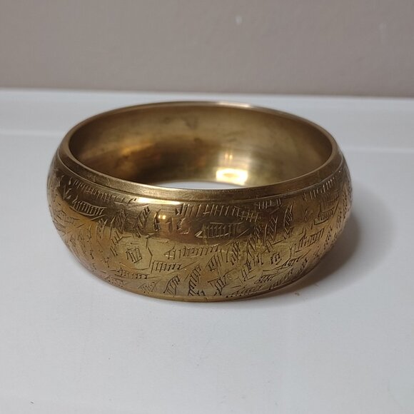 Vintage 8 Inch Gold Tone Metal Bangle - Picture 1 of 9